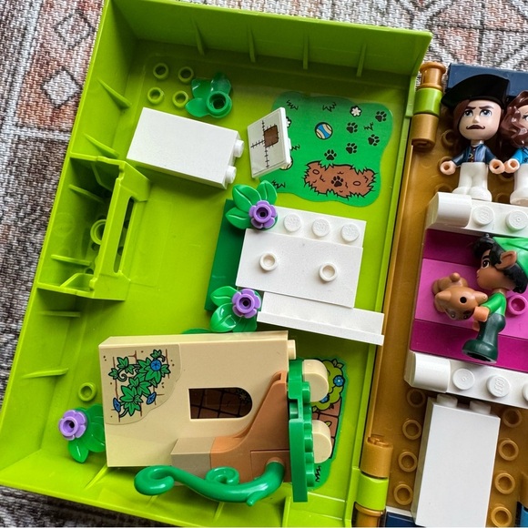 Disney Peter Pan Lego Set (All pieces together) - Picture 3 of 6